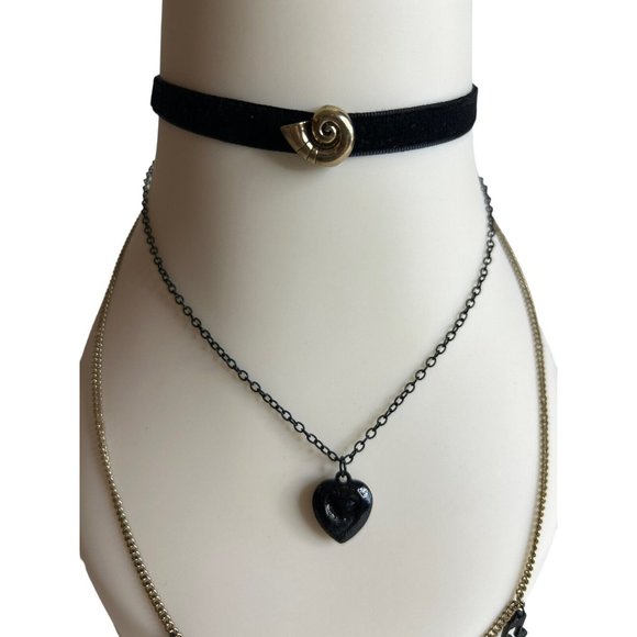 Disney Magic & Mischief Villains Ursula 3 Strand Necklace Ariel's Voice NEW - Picture 4 of 7